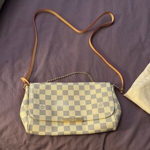 Checkered Shoulder Bag with crossbody strap
